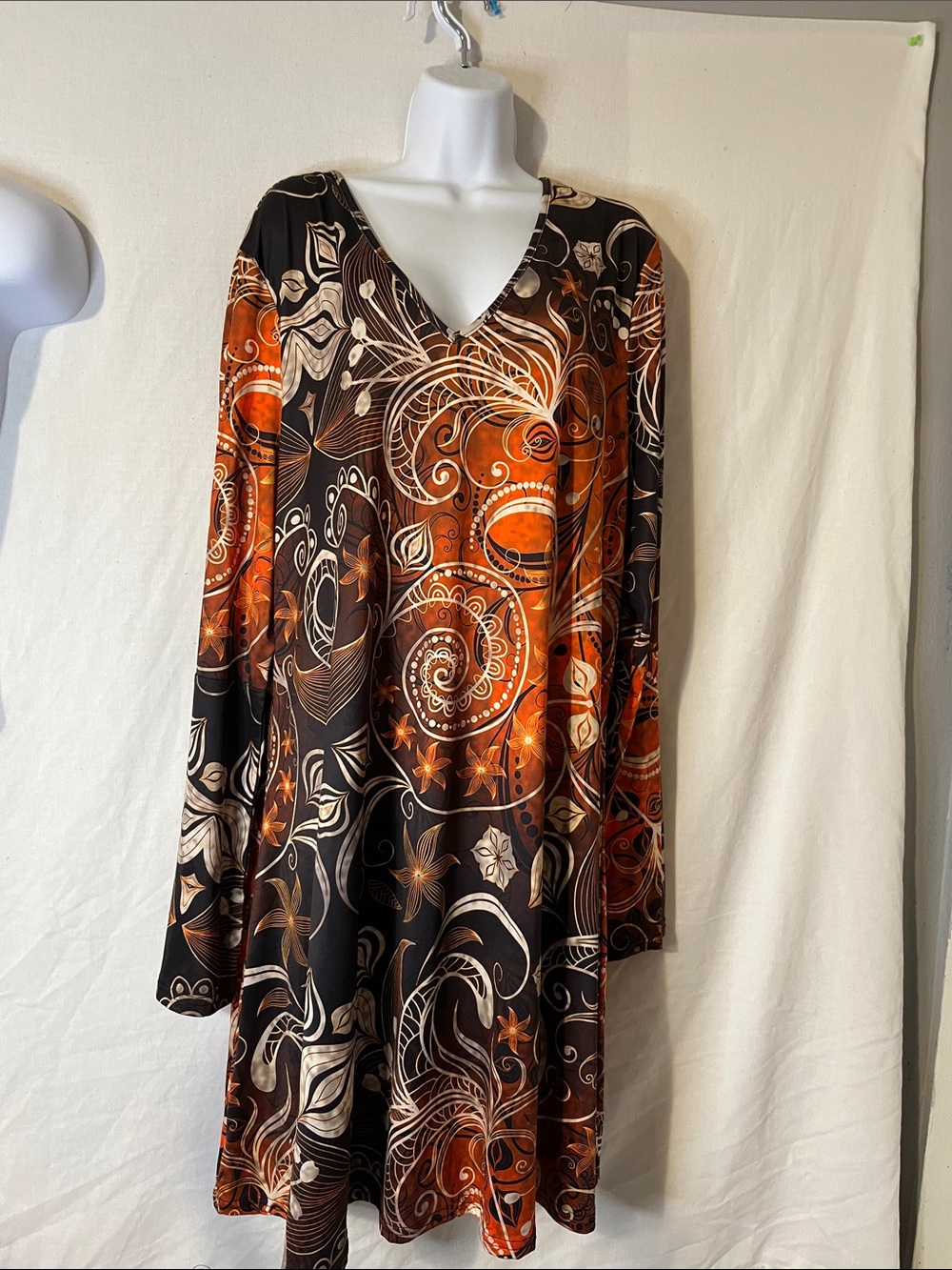 V-Neck Long-Sleeve Swirl Print Dress in Black and Burnt Orange